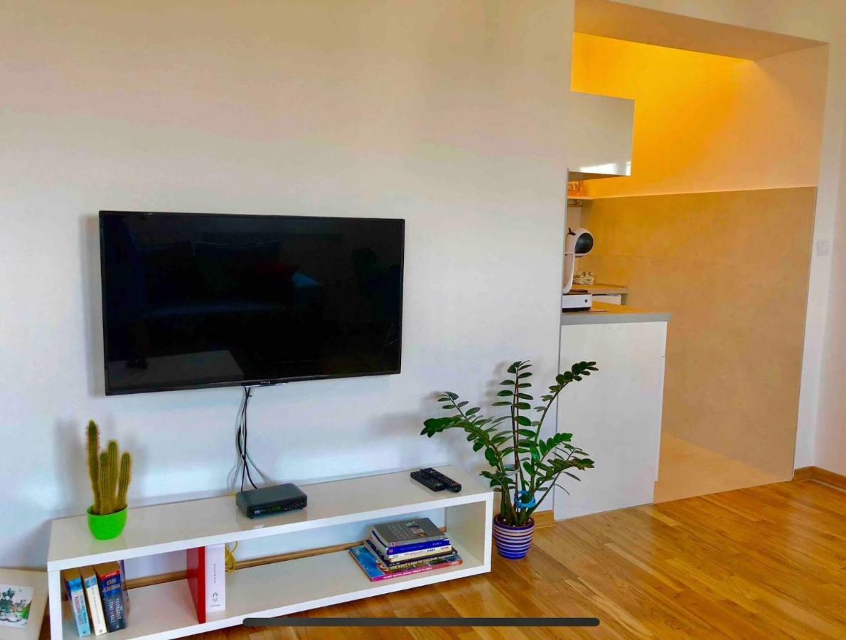 Apartamento Uptown Mili Belgrado Exterior foto